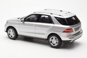 Mercedes M-Class W166 Iridium Zilver Metallic Minichamps 1:18 B66960064 Metaal — afbeelding 7 van 8