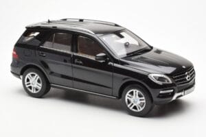 Mercedes M-Class W166 Obsidian Zwart Metallic Minichamps 1:18 B66960063 Metaal — afbeelding 6 van 8