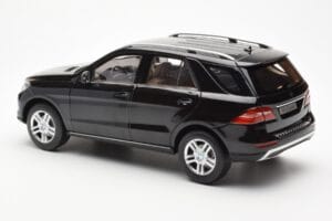 Mercedes M-Class W166 Obsidian Zwart Metallic Minichamps 1:18 B66960063 Metaal — afbeelding 7 van 8