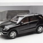 Mercedes M-Class W166 Obsidian Zwart Metallic Minichamps 1:18 B66960063 - image 8 of 8
