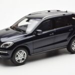 Mercedes M-Class W166 Tansanite Blauw Metallic Minichamps 1:18 B66960065