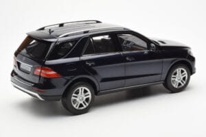 Mercedes M-Class W166 Tansanite Blauw Metallic Minichamps 1:18 B66960065 Metaal — afbeelding 3 van 8