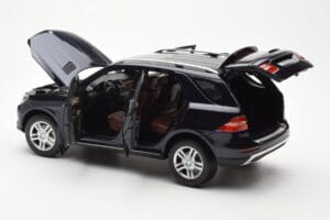 Mercedes M-Class W166 Tansanite Blauw Metallic Minichamps 1:18 B66960065 Metaal — afbeelding 5 van 8