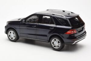 Mercedes M-Class W166 Tansanite Blauw Metallic Minichamps 1:18 B66960065 Metaal — afbeelding 7 van 8