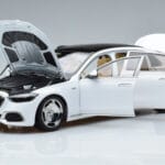 Mercedes Maybach S600 W222 V12 Biturbo Diamond Wit Almost Real 1:18 - image 2 of 11