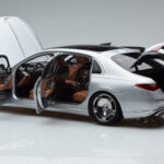 Mercedes Maybach S600 W222 V12 Biturbo Hightech Zilver Almost Real 1:18 - image 8 of 12