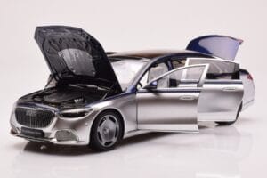 Mercedes Maybach S680 W223 Nautical Blauw Cirrus Zilver Almost Real 1:18 820125 Metaal — afbeelding 2 van 8