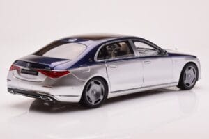 Mercedes Maybach S680 W223 Nautical Blauw Cirrus Zilver Almost Real 1:18 820125 Metaal — afbeelding 3 van 8