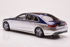 Mercedes Maybach S680 W223 Nautical Blauw Cirrus Zilver Almost Real 1:18 820125 Metaal — afbeelding 7 van 8