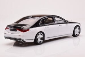 Mercedes Maybach S680 W223 Obsidian Zwart Diamond Wit Almost Real 1:18 820121 Metaal — afbeelding 3 van 7