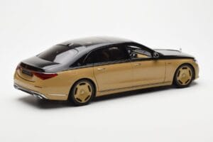 Mercedes Maybach S680 W223 Obsidian Zwart Sand Almost Real 1:18 820124 Metaal — afbeelding 3 van 7