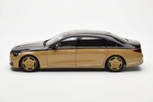 Mercedes Maybach S680 W223 Obsidian Zwart Sand Almost Real 1:18 820124 Metaal — afbeelding 4 van 7