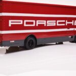 Mercedes O317 Porsche Transporter Rood CMR 1:18 - image 2 of 12
