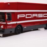 Mercedes O317 Porsche Transporter Rood CMR 1:18