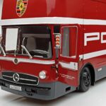 Mercedes O317 Porsche Transporter Rood CMR 1:18 - image 4 of 12