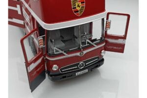 Mercedes O317 Porsche Transporter Rood CMR 1:18 CMR149 Metaal — afbeelding 6 van 12