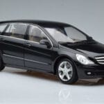 Mercedes R-Class W251 Obsidian Zwart Minichamps 1:18 B66962325 Metaal - image 5 of 7