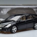 Mercedes R-Class W251 Obsidian Zwart Minichamps 1:18 B66962325 Metaal - image 7 of 7