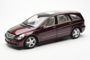 Mercedes R-Class W251 Rood Metallic Minichamps 1:18