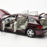 Mercedes R-Class W251 Rood Metallic Minichamps 1:18 - image 5 of 8