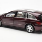 Mercedes R-Class W251 Rood Metallic Minichamps 1:18 - image 7 of 8