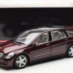 Mercedes R-Class W251 Rood Metallic Minichamps 1:18 - image 8 of 8