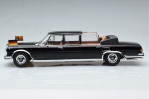 Mercedes 600 Pullman W100 Landaulet Queen Elizabeth II KK-Scale 1:18 KKDC181185 Metaal — afbeelding 3 van 6