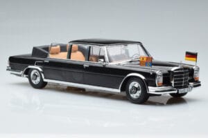 Mercedes 600 Pullman W100 Landaulet Queen Elizabeth II KK-Scale 1:18 KKDC181185 Metaal — afbeelding 4 van 6