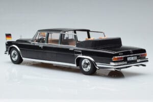 Mercedes 600 Pullman W100 Landaulet Queen Elizabeth II KK-Scale 1:18 KKDC181185 Metaal — afbeelding 5 van 6
