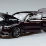 Mercedes S-Class W223 AMG Line Rood Norev 1:18 - image 2 of 8