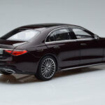 Mercedes S-Class W223 AMG Line Rood Norev 1:18 - image 3 of 8
