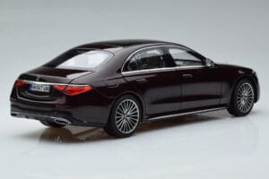 Mercedes S-Class W223 AMG Line Rood Norev 1:18 183804 Metaal — afbeelding 3 van 8