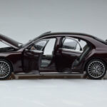 Mercedes S-Class W223 AMG Line Rood Norev 1:18 - image 4 of 8