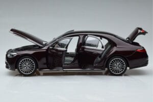 Mercedes S-Class W223 AMG Line Rood Norev 1:18 183804 Metaal — afbeelding 4 van 8