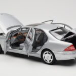 Mercedes S600 W220 Zilver Metallic Norev 1:18 - image 5 of 8