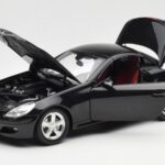 Mercedes SLK R171 Obsidian Zwart Metallic Minichamps 1:18 B66962319 - image 3 of 9