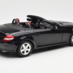 Mercedes SLK R171 Obsidian Zwart Metallic Minichamps 1:18 B66962319 - image 4 of 9