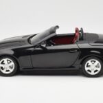 Mercedes SLK R171 Obsidian Zwart Metallic Minichamps 1:18 B66962319 - image 5 of 9