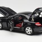Mercedes SLK R171 Obsidian Zwart Metallic Minichamps 1:18 B66962319 - image 6 of 9