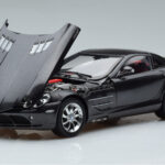 Mercedes SLR McLaren Zwart CMC 1:18 - image 2 of 10