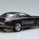 Mercedes SLR McLaren Zwart CMC 1:18 - image 3 of 10