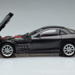 Mercedes SLR McLaren Zwart CMC 1:18 - image 4 of 10
