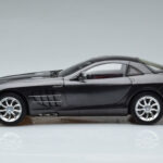 Mercedes SLR McLaren Zwart CMC 1:18 - image 5 of 10