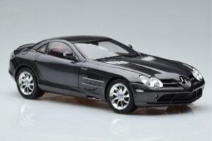 Mercedes SLR McLaren Zwart CMC 1:18 M-045F Metaal — afbeelding 6 van 10
