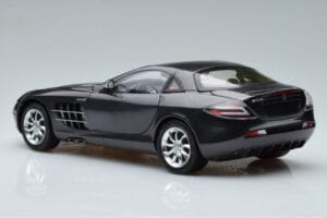 Mercedes SLR McLaren Zwart CMC 1:18 M-045F Metaal — afbeelding 7 van 10
