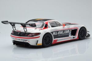 Mercedes SLS AMG GT3 Munnich Motorsport #38 M. Basseng / M. Winkelhock Champions FIA GT1 World Championship 2012 Minichamps 1 — afbeelding 2 van 6