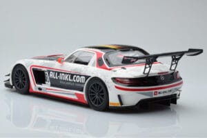 Mercedes SLS AMG GT3 Munnich Motorsport #38 M. Basseng / M. Winkelhock Champions FIA GT1 World Championship 2012 Minichamps 1 — afbeelding 5 van 6