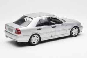 Mercedes C36 AMG W202 Zilver UT Models 1:18 180035000 Metaal — afbeelding 2 van 6