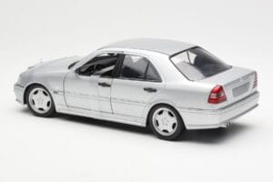Mercedes C36 AMG W202 Zilver UT Models 1:18 180035000 Metaal — afbeelding 5 van 6