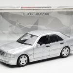 Mercedes C36 AMG W202 Zilver UT Models 1:18 - image 6 of 6